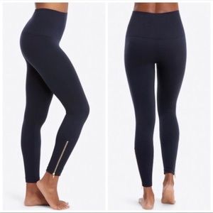 SPANX NWT Seamless Side Zip Legging in Port Navy Blue